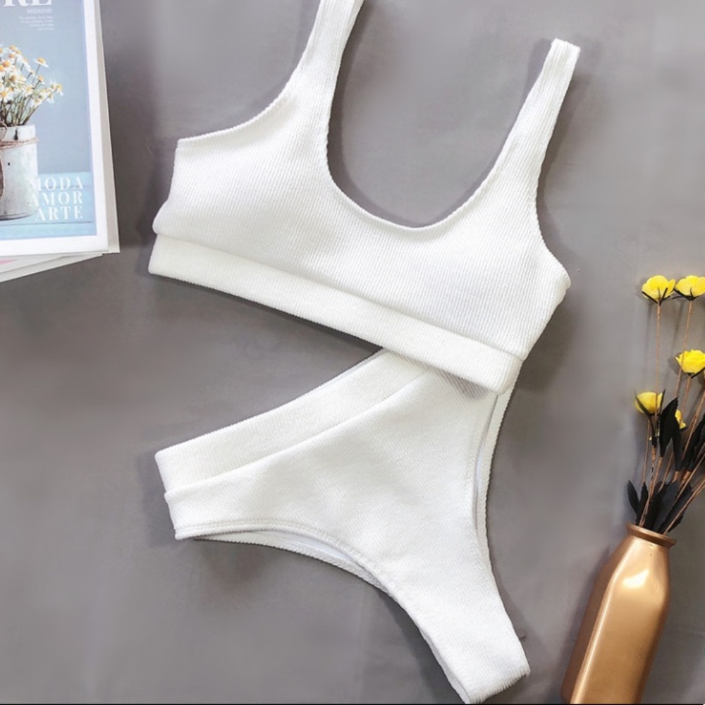 Simple White Ribbed High Rise Bikini 🌞 - Picture 4 of 6